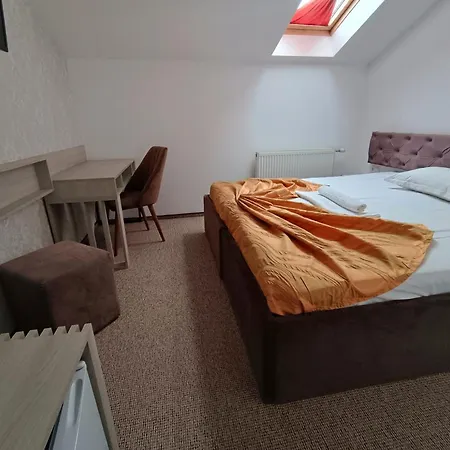 Alexis Hotel 3*